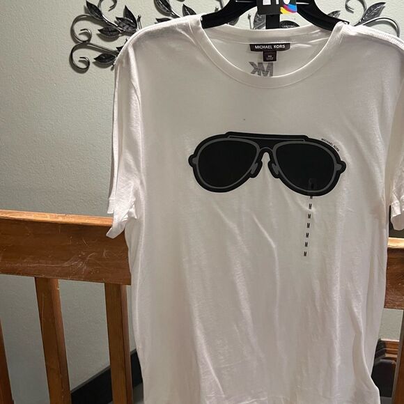 NWOT Michael Kors White T-Shirt Aviator Sunglasses Graphic Medium. #213 - Picture 5 of 5